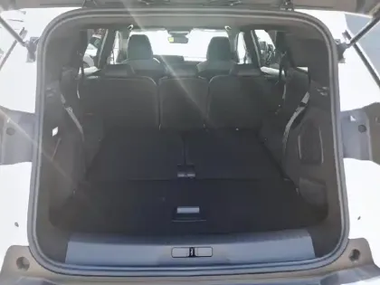 Photo 7 Peugeot 5008  Hybrid 145 ch e-DCS6 Allure