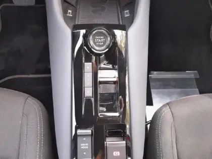 Photo 23 Alfa Romeo Junior  1.2 Ibrida 136 ch eDCT6 Techno