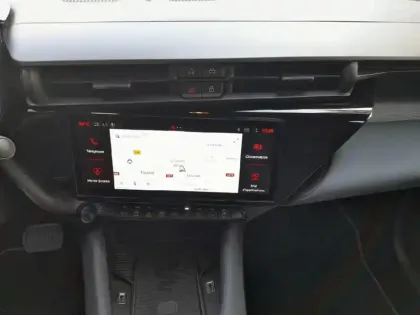 Photo 10 Alfa Romeo Junior  1.2 Ibrida 136 ch eDCT6 Techno