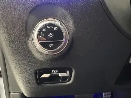 Photo 17 Mercedes Classe C  300 e Hybrid EQ Berli