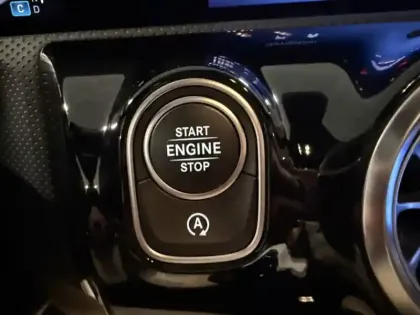 Photo 19 Mercedes Classe A 180 d AMG Line
