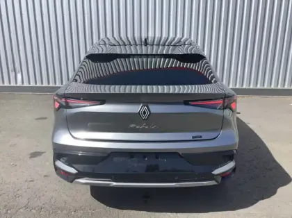 Photo 5 Renault Rafale Nouveau E-Tech full hybrid 200 ch Techno