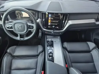 Photo 8 Volvo XC60  T6 AWD 253 + 87ch R-Design Geartronic