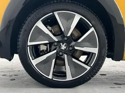 Photo 5 Peugeot 208  e- 136ch GT