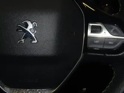 Photo 13 Peugeot 208  e- 136ch GT