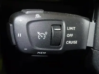 Photo 14 Peugeot 208  e- 136ch GT