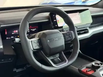 Photo 9 Jeep Compass  1.2 Turbo T3 145ch e-Hybrid First Edition BVR6