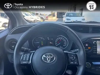 Photo 12 Toyota Yaris  100h Dynamic 5p RC18