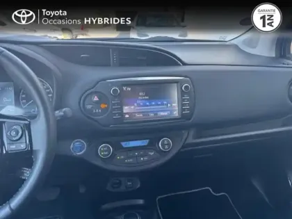 Photo 14 Toyota Yaris  100h Dynamic 5p RC18