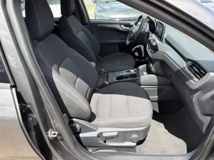 Photo 10 Ford Kuga  2.5 Duratec 180ch Hybrid FlexiFuel Titanium Powershift
