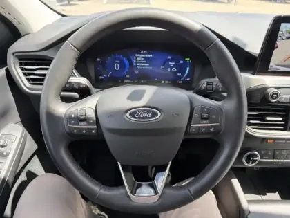 Photo 13 Ford Kuga  2.5 Duratec 180ch Hybrid FlexiFuel Titanium Powershift