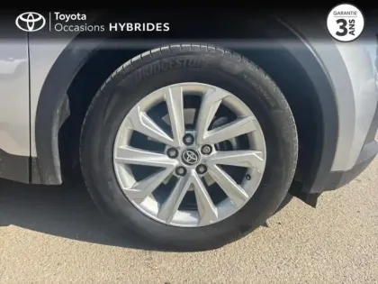 Photo 6 Toyota C-HR  1.8 Hybride 140ch Dynamic Business NG23