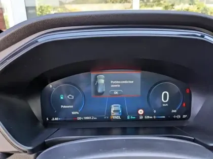 Photo 10 Ford Kuga  2.5 Duratec 243ch Hybride Rechargeable ST-Line X Powershift