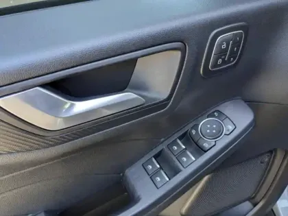 Photo 8 Ford Kuga  2.5 Duratec 243ch Hybride Rechargeable ST-Line X Powershift