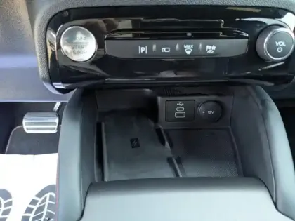 Photo 14 Ford Kuga  2.5 Duratec 243ch Hybride Rechargeable ST-Line X Powershift
