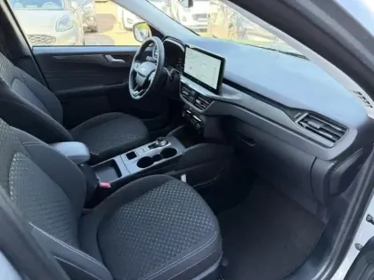Photo 10 Ford Kuga  2.5 Duratec 180ch Hybrid FlexiFuel Titanium Business Powershift