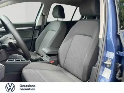 Photo 11 Volkswagen Golf  1.5 eTSI EVO2 116ch VW Edition DSG7