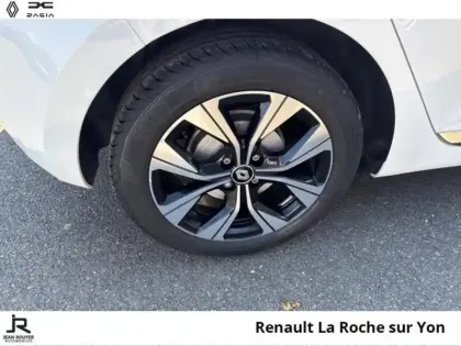 Photo 7 Renault Clio  1.6 E-Tech hybride 140ch Limited -21N