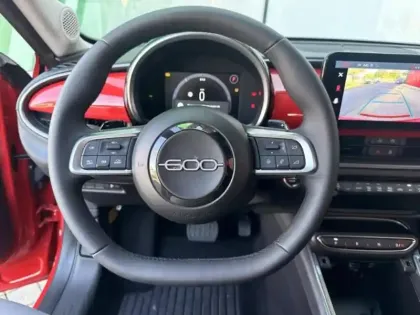 Photo 12 Fiat 600  1.2 Hybrid Turbo 145ch Pop eDCT6 Step 2