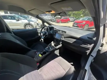Photo 10 Nissan Leaf  150ch 40kWh Acenta 22