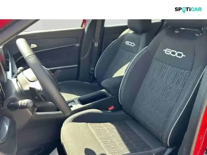 Photo 11 Fiat 600  1.2 Hybrid Turbo 110ch Pop eDCT6 Step 2