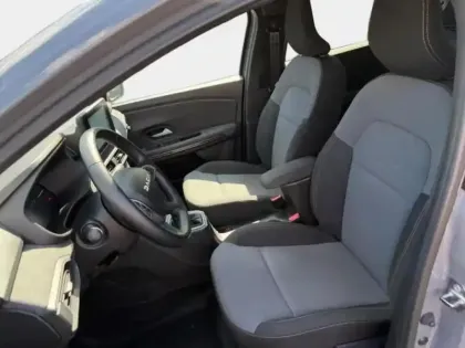 Photo 28 Dacia Jogger  1.6 hybrid 140ch Extreme 7 places -24
