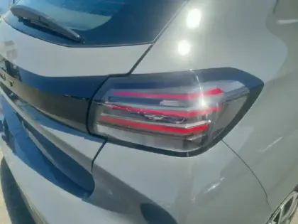 Photo 16 Peugeot 208  PureTech 75 S&S BVM5