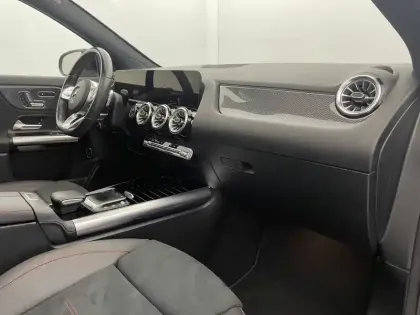 Photo 31 Mercedes GLA  200 d 8G-DCT