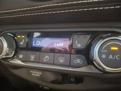 Photo 46 Nissan Juke  HYBRID 143