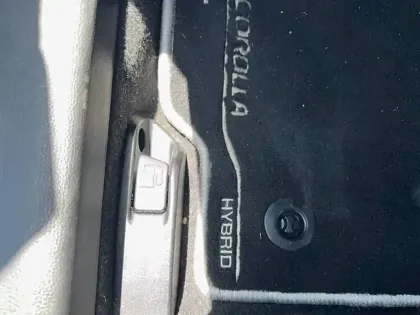 Photo 17 Toyota Corolla  Hybride 140ch