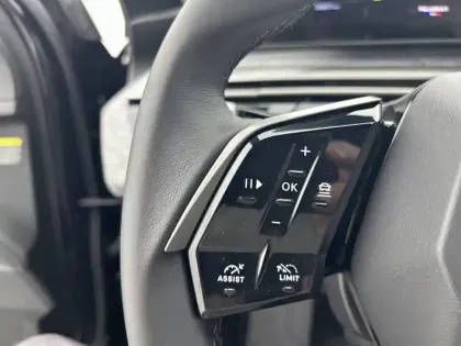 Photo 19 Peugeot 5008  Hybrid 145 ch e-DCS6
