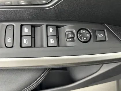 Photo 18 Peugeot 5008  Hybrid 145 ch e-DCS6