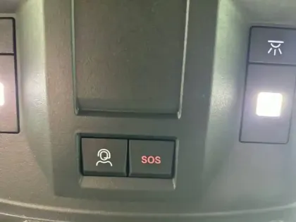 Photo 30 Peugeot 5008  Hybrid 145 ch e-DCS6