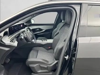 Photo 10 Peugeot 5008  Hybrid 145 ch e-DCS6