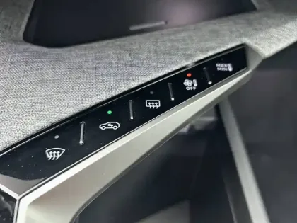 Photo 27 Peugeot 5008  Hybrid 145 ch e-DCS6