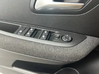 Photo 19 Peugeot 208  Electrique 50 kWh 136ch