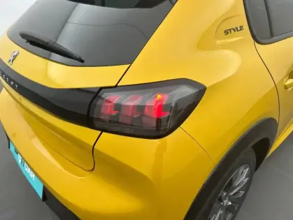 Photo 16 Peugeot 208  Electrique 50 kWh 136ch