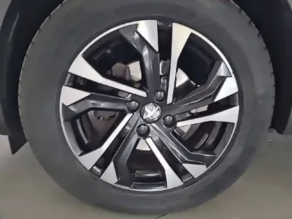Photo 12 Peugeot 2008  PureTech 130 S&S EAT8