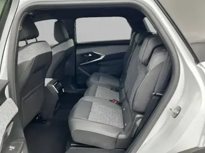 Photo 11 Peugeot 5008  Hybrid 145 ch e-DCS6