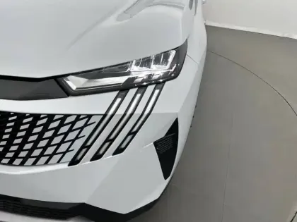 Photo 15 Peugeot 5008  Hybrid 145 ch e-DCS6