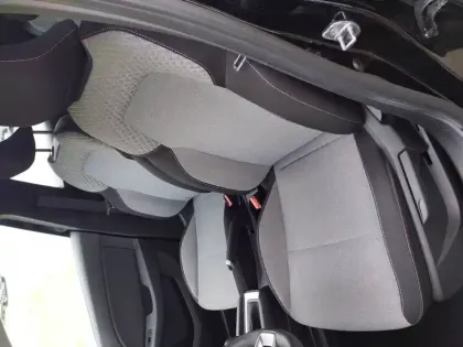 Photo 8 Renault Clio  E-Tech full hybrid 145
