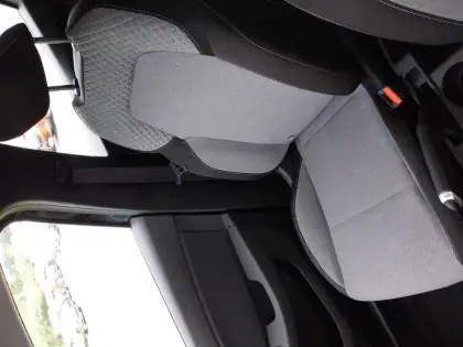 Photo 13 Renault Clio  E-Tech full hybrid 145