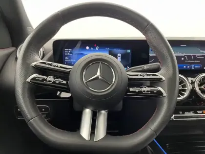 Photo 22 Mercedes GLA  180 d 8G-DCT