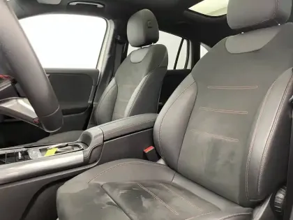 Photo 14 Mercedes GLA  180 d 8G-DCT