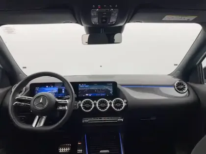 Photo 30 Mercedes GLA  180 d 8G-DCT