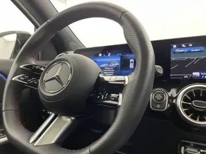 Photo 24 Mercedes GLA  180 d 8G-DCT