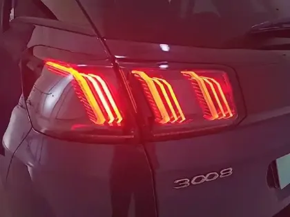 Photo 16 Peugeot 3008  Puretech 130ch S&S EAT8