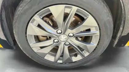 Photo 10 Peugeot 208  Electrique 50 kWh 136ch