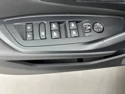 Photo 14 Peugeot 408  PHEV 225 e-EAT8
