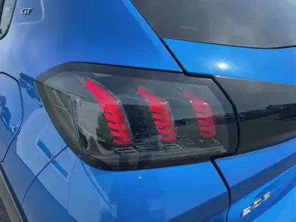 Photo 16 Peugeot 208  PureTech 100 S&S EAT8
